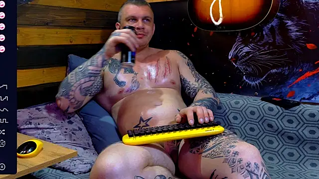 MrrKray online show from April 13, 2026, 8:57 pm