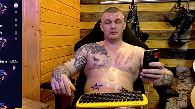 Snapshot of MrrKray chatting on February 20, 2026, 9:28 pm MrrKray online show from February 20, 2026, 9:28 pm