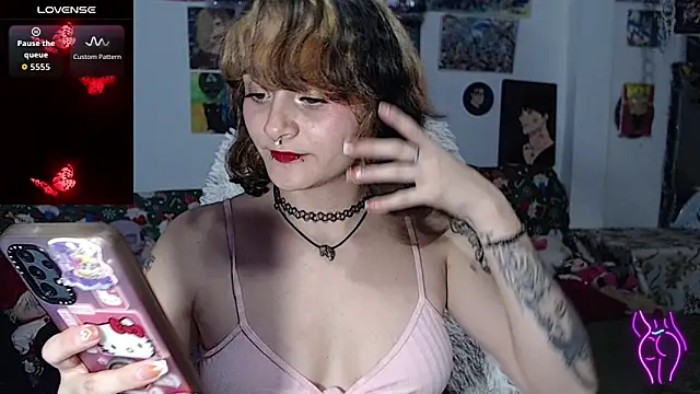 Snapshot of kitty22_ chatting on December 23, 2025, 1:49 am kitty22 online show from December 23, 2025, 1:49 am