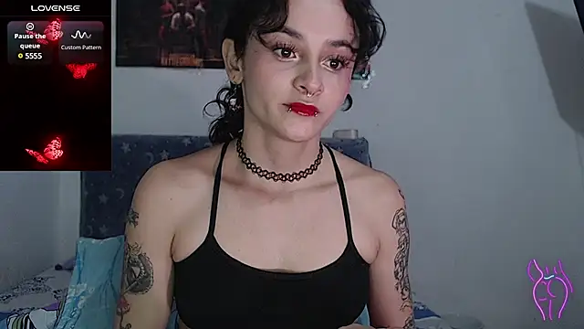 Snapshot of kitty22_ chatting on March 5, 2025, 3:51 pm kitty22 online show from March 5, 2025, 3:51 pm