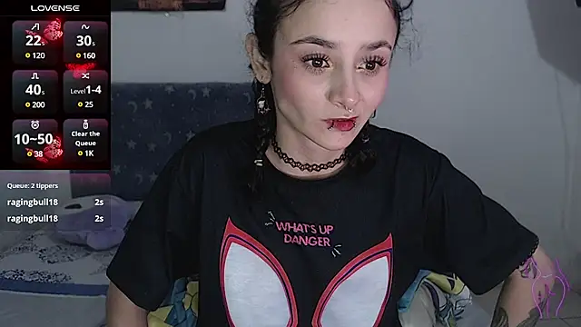 Snapshot of kitty22_ chatting on March 7, 2025, 2:34 pm kitty22 online show from March 7, 2025, 2:34 pm