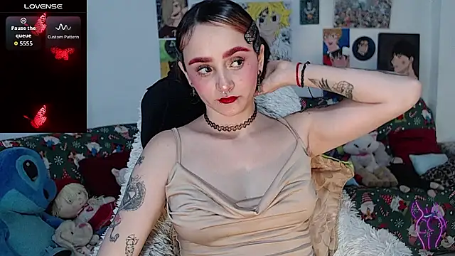 Snapshot of kitty22_ chatting on January 19, 2026, 2:43 pm kitty22 online show from January 19, 2026, 2:43 pm