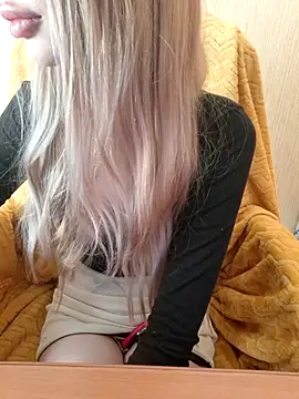 Elza kom online show from March 16, 2026, 6:50 am