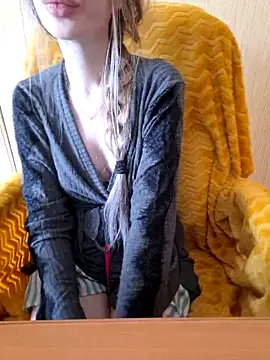 Snapshot of Elza_kom chatting on February 20, 2026, 6:26 am Elza kom online show from February 20, 2026, 6:26 am