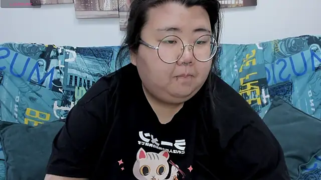 Snapshot of Nadine_asian chatting on November 4, 2025, 1:20 am Nadine asian online show from November 4, 2025, 1:20 am