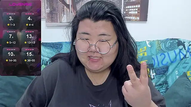 Snapshot of Nadine_asian chatting on October 9, 2025, 3:18 am Nadine asian online show from October 9, 2025, 3:18 am