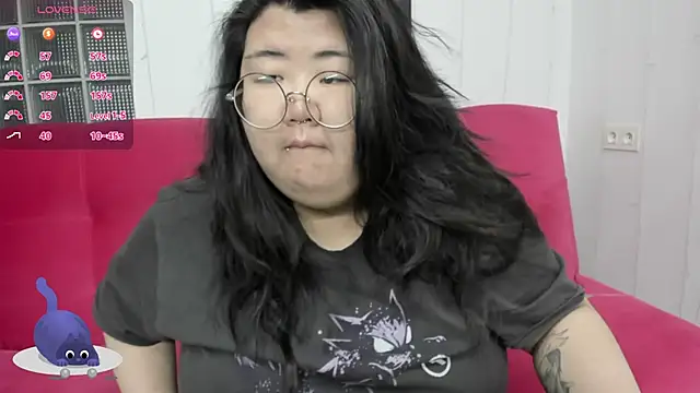 Snapshot of Nadine_asian chatting on November 15, 2025, 1:31 am Nadine asian online show from November 15, 2025, 1:31 am