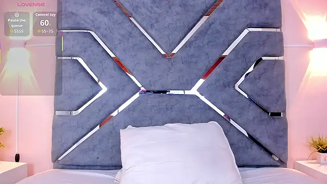 Snapshot of LucciaPorter chatting on November 22, 2025, 9:46 pm LucciaPorter online show from November 22, 2025, 9:46 pm