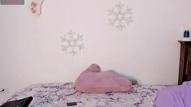 Snapshot of LucciaPorter chatting on December 7, 2024, 6:54 pm LucciaPorter online show from December 7, 2024, 6:54 pm