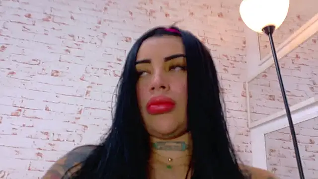 Snapshot of Sofhia_cruz chatting on October 15, 2025, 4:44 am Sofhia cruz online show from October 15, 2025, 4:44 am