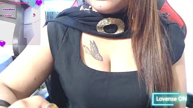 Snapshot of _Aahana_ chatting on December 20, 2025, 3:04 pm Aahana online show from December 20, 2025, 3:04 pm