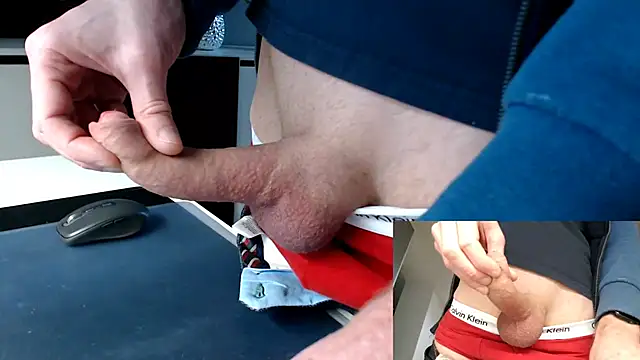 Snapshot of sperma_tributes chatting on February 21, 2025, 7:56 am sperma tributes online show from February 21, 2025, 7:56 am