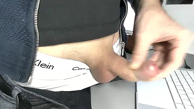 Snapshot of sperma_tributes chatting on January 7, 2026, 8:08 am sperma tributes online show from January 7, 2026, 8:08 am