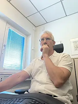 tom-swede online show from July 21, 2026, 10:27 am