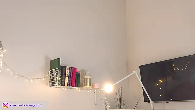 NeonShine online show from December 21, 2025, 5:31 am