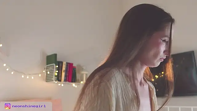 NeonShine online show from December 5, 2025, 6:01 am