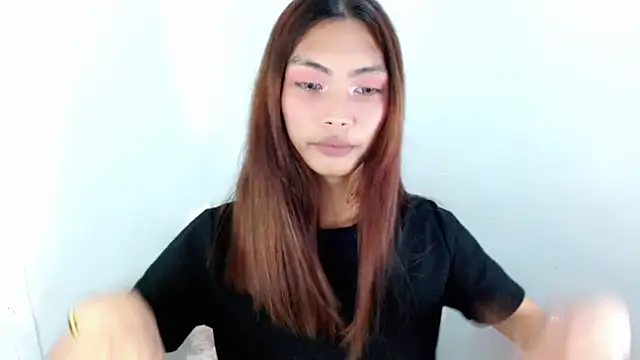 freshJULIA18 online show from December 1, 2025, 5:14 pm