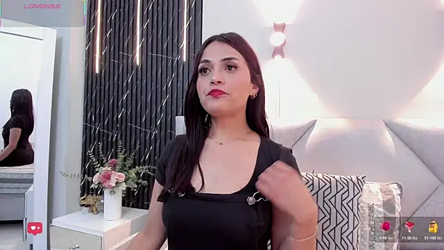 Snapshot of katrina_kaif_x chatting on November 26, 2025, 7:14 pm katrina kaif x online show from November 26, 2025, 7:14 pm