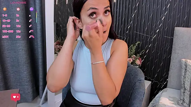 Snapshot of katrina_kaif_x chatting on October 25, 2025, 7:25 pm katrina kaif x online show from October 25, 2025, 7:25 pm