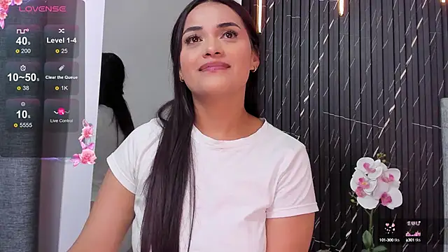 Snapshot of katrina_kaif_x chatting on February 17, 2025, 7:23 pm katrina kaif x online show from February 17, 2025, 7:23 pm