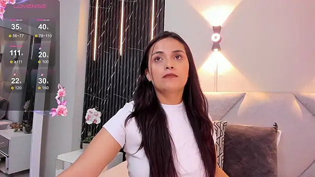 Snapshot of katrina_kaif_x chatting on March 10, 2025, 7:18 pm katrina kaif x online show from March 10, 2025, 7:18 pm
