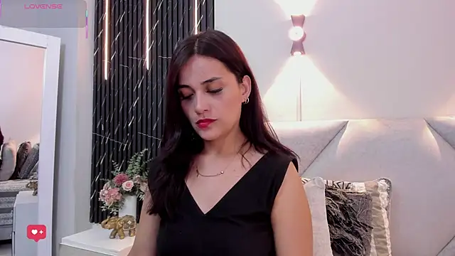 Snapshot of katrina_kaif_x chatting on November 3, 2025, 6:55 pm katrina kaif x online show from November 3, 2025, 6:55 pm