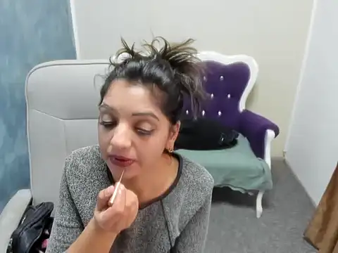 Snapshot of CrazyCorina chatting on December 2, 2025, 11:56 am CrazyCorina online show from December 2, 2025, 11:56 am