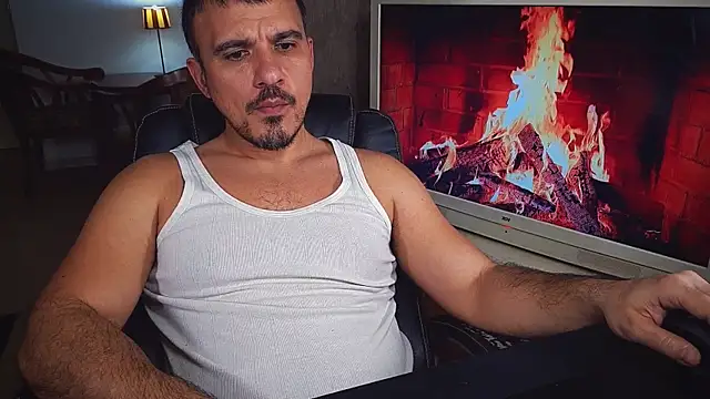 Snapshot of officeman7 chatting on January 30, 2025, 4:24 pm officeman7 online show from January 30, 2025, 4:24 pm