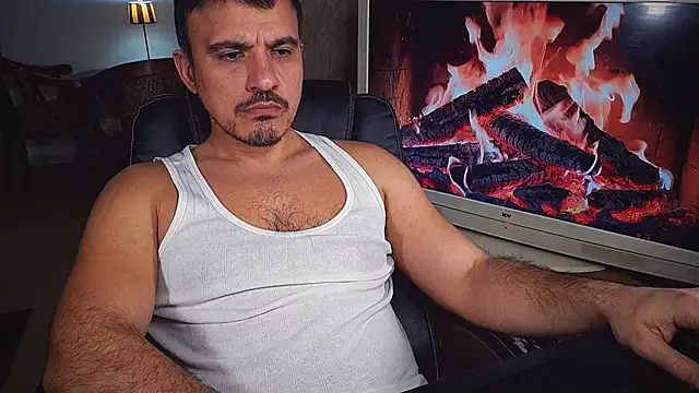 Snapshot of officeman7 chatting on February 15, 2025, 5:17 pm officeman7 online show from February 15, 2025, 5:17 pm