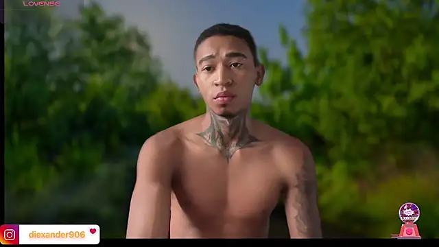 sexy blacks  online show from February 20, 2026, 12:18 pm