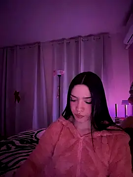 Snapshot of ShannonShanny chatting on December 15, 2025, 7:52 pm ShannonShanny online show from December 15, 2025, 7:52 pm