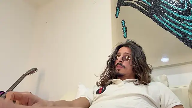 Snapshot of Adam_zen chatting on February 17, 2025, 4:28 pm Adam zen online show from February 17, 2025, 4:28 pm