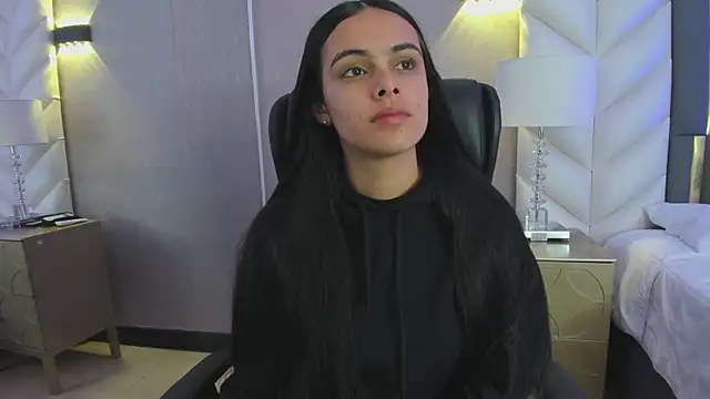 ChloeHarper  online show from January 11, 2026, 12:34 pm