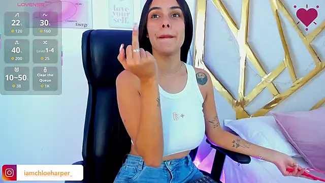 ChloeHarper  online show from September 18, 2025, 7:50 pm