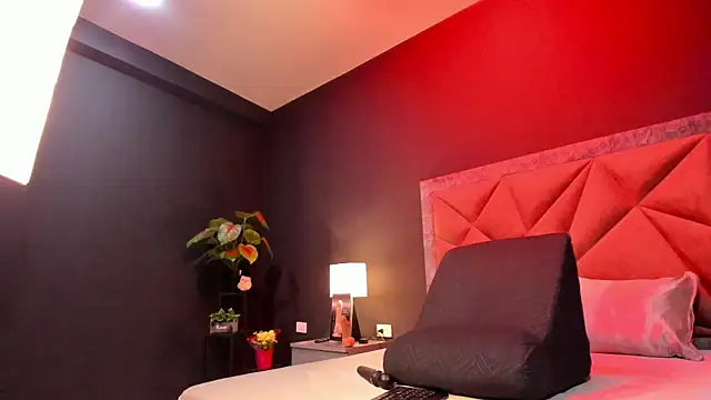 Snapshot of mia_milff chatting on October 22, 2025, 7:02 pm mia milff online show from October 22, 2025, 7:02 pm