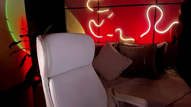 Gia Mazzon online show from February 23, 2026, 4:18 pm