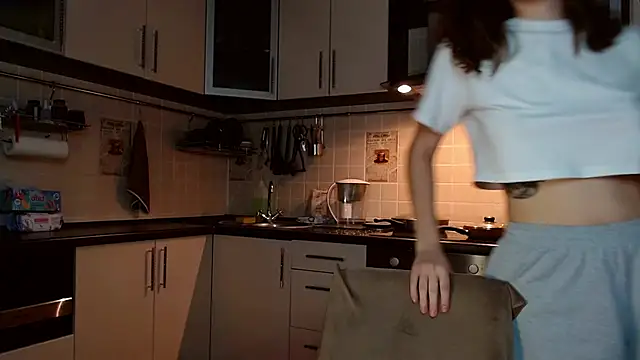 Kelly Yon online show from March 16, 2025, 9:37 pm