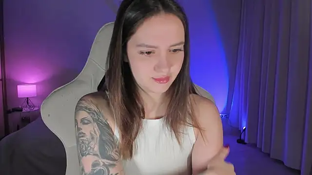 Snapshot of Sonia_moon_ chatting on January 10, 2025, 1:32 am Sonia moon online show from January 10, 2025, 1:32 am