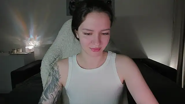 Snapshot of Sonia_moon_ chatting on September 22, 2025, 2:28 am Sonia moon online show from September 22, 2025, 2:28 am