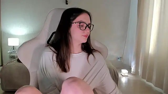 Snapshot of Sonia_moon_ chatting on January 15, 2025, 4:36 am Sonia moon online show from January 15, 2025, 4:36 am