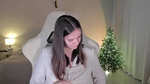 Snapshot of Sonia_moon_ chatting on January 8, 2025, 4:34 am Sonia moon online show from January 8, 2025, 4:34 am