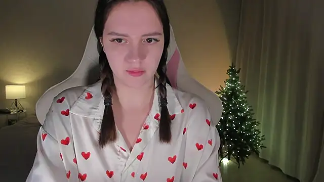 Snapshot of Sonia_moon_ chatting on January 6, 2025, 2:04 am Sonia moon online show from January 6, 2025, 2:04 am