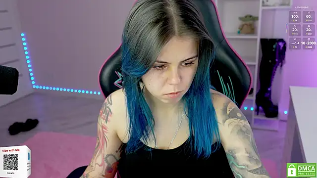 Snapshot of Latex_Kitty chatting on November 18, 2025, 11:02 am Latex Kitty online show from November 18, 2025, 11:02 am