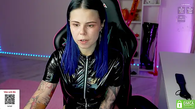 Snapshot of Latex_Kitty chatting on October 29, 2025, 3:11 pm Latex Kitty online show from October 29, 2025, 3:11 pm