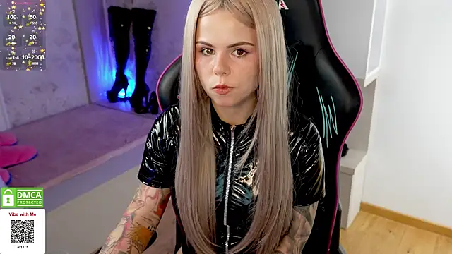 Snapshot of Latex_Kitty chatting on February 26, 2025, 5:21 pm Latex Kitty online show from February 26, 2025, 5:21 pm