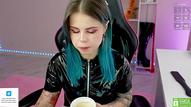 Snapshot of Latex_Kitty chatting on October 21, 2025, 10:03 am Latex Kitty online show from October 21, 2025, 10:03 am