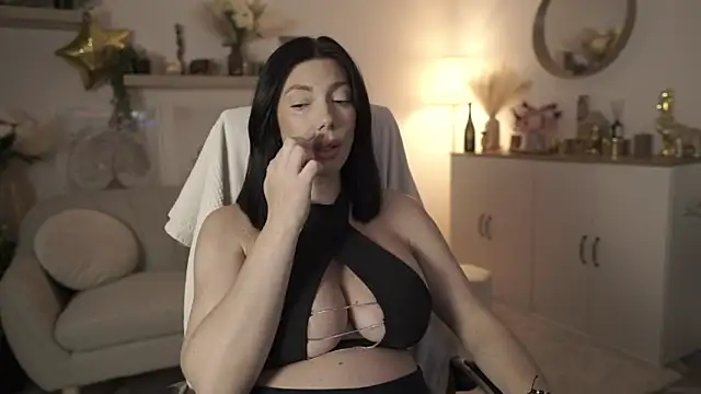 Snapshot of ViviRuth chatting on October 23, 2025, 11:09 am ViviRuth online show from October 23, 2025, 11:09 am