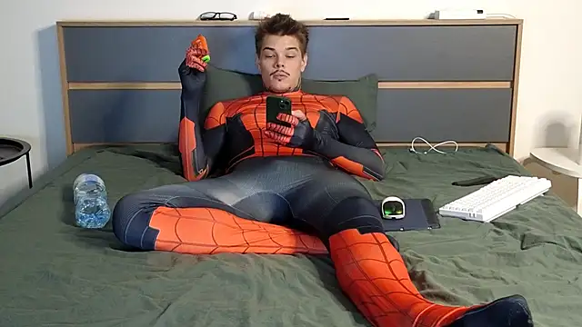 DENIS HERE online show from November 18, 2025, 7:22 am