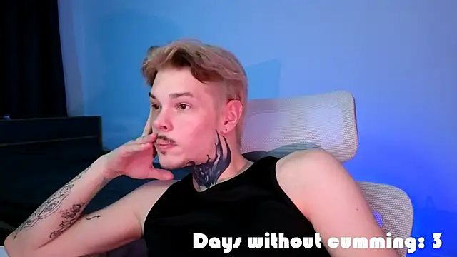 DENIS HERE online show from April 22, 2026, 11:33 pm