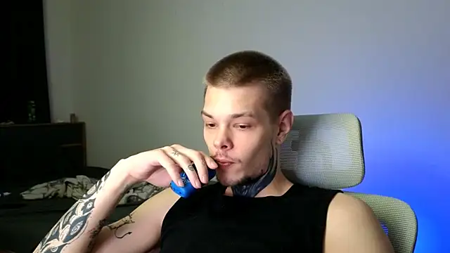 DENIS HERE online show from June 4, 2026, 7:07 pm